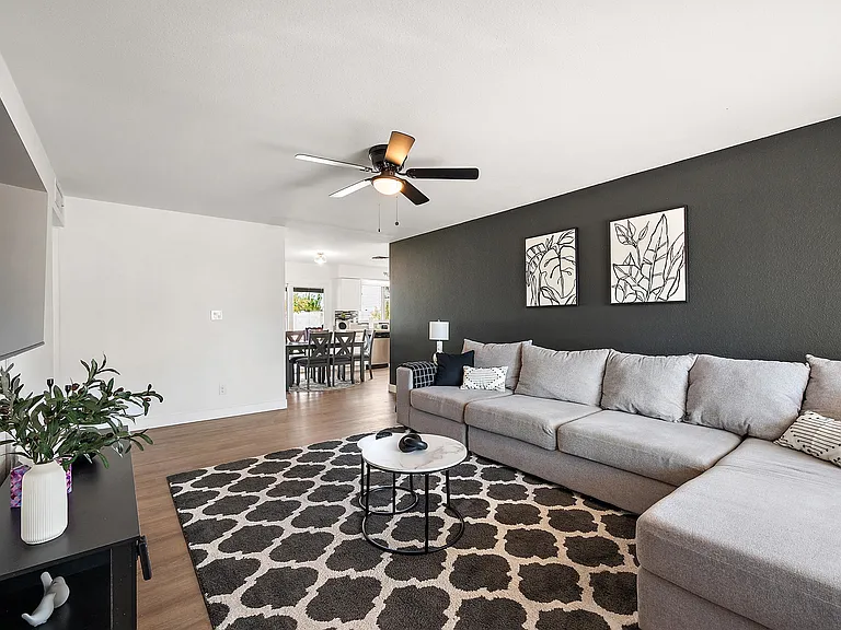 2802 N Pennington Dr — Photo 33