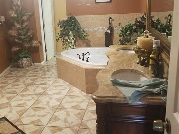 4th image of 3531 Oak Creek Cir