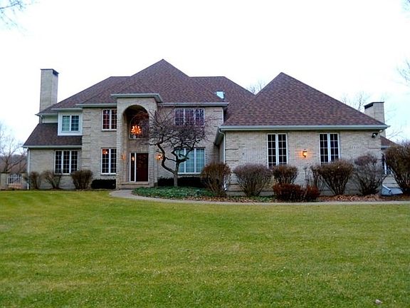 2nd image of 2S182 Willow Creek Dr