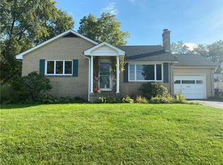 1040 Haig St, Sharon, PA 16146