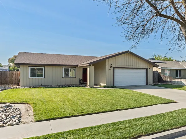 1363 Stanford Place, Hanford, CA 93230
