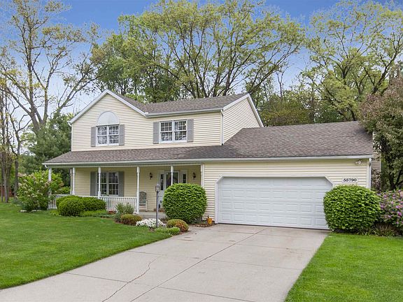 3rd image of 55790 Jefferson Knolls Dr