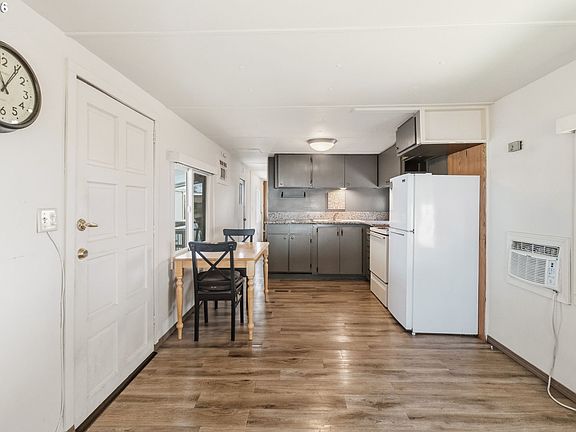 4th image of 205 S 54th St Space 10