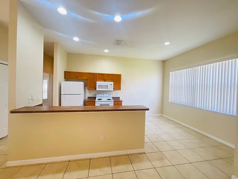 404 Cinnamon Dr — Photo 10