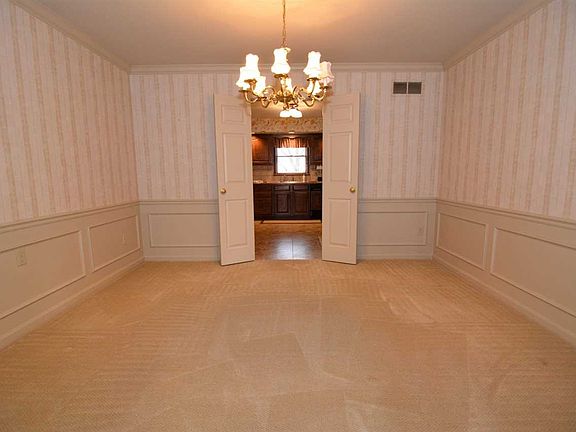 5th image of 745 Kirkwood Dr