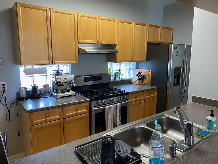 301 W Goethe St #104A — Photo 3