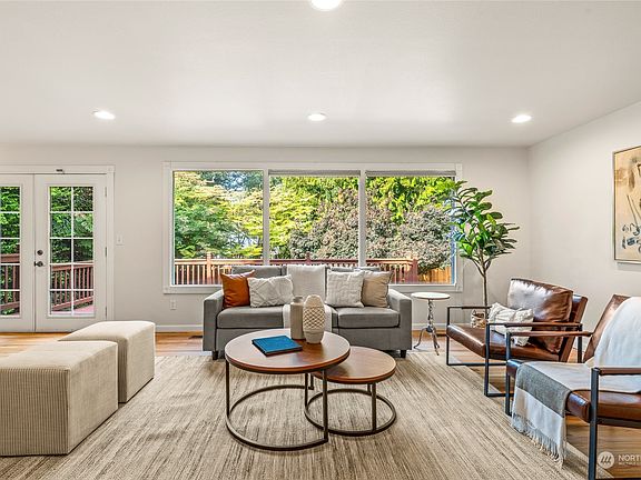 4th image of 11159 106th Avenue NE