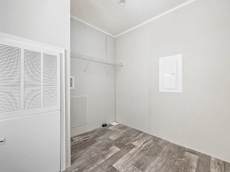 8376 Huntington Ct — Photo 18