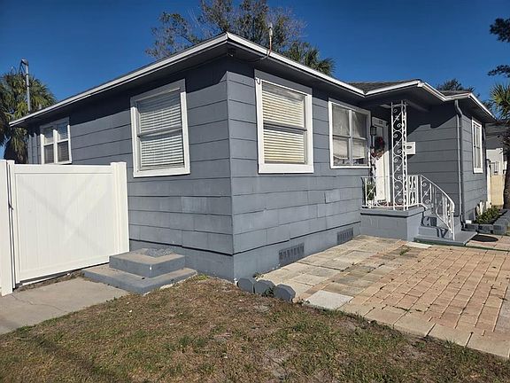 2nd image of 2737 W Spruce St