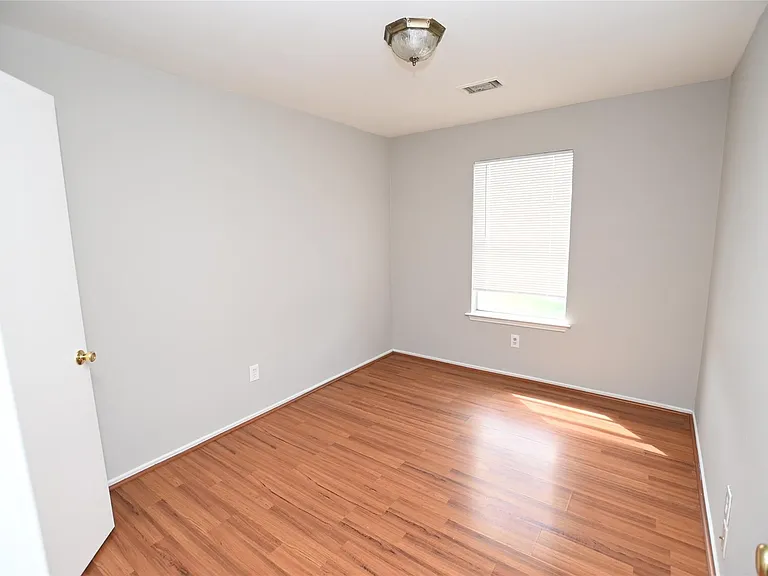 8811 Baskove Dr — Photo 11