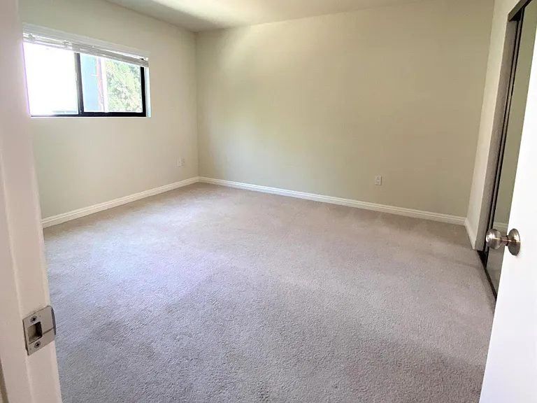 2250 S Beverly Glen Blvd #104 — Photo 8