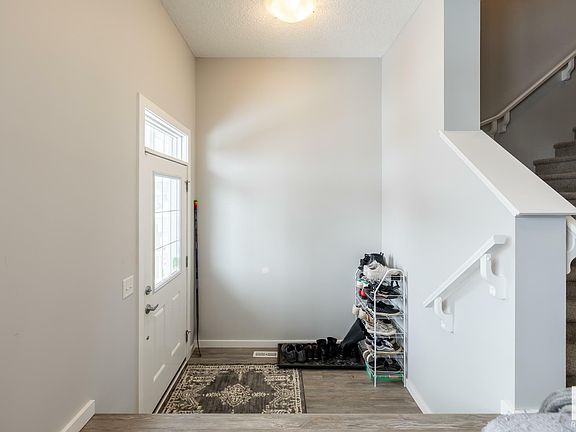 3rd image of 592 Stout Bnd