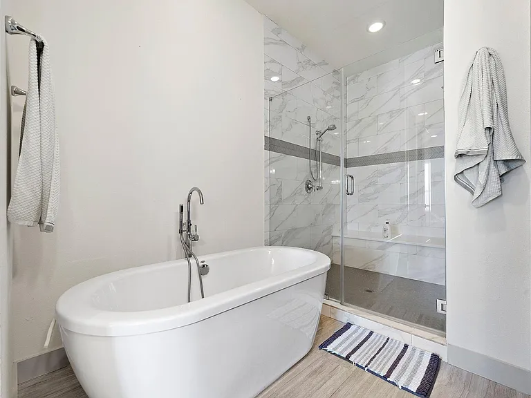 4621 Chartres St — Photo 13