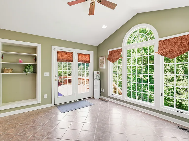 5767 Bush Hill Dr — Photo 25