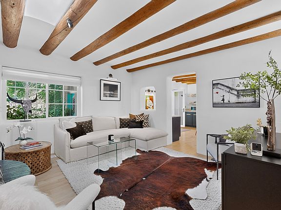 3rd image of 840 E Palace Ave #6