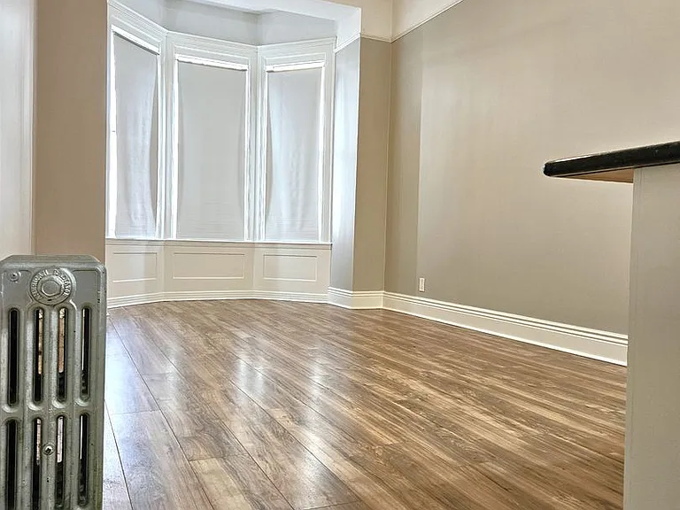 337-341 Georgia St — Photo 5