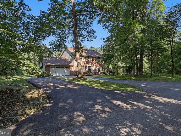 3rd image of 7050 Shadyside Dr