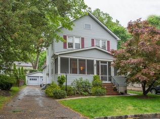 22 Mitchell Ave, Roseland, NJ 07068