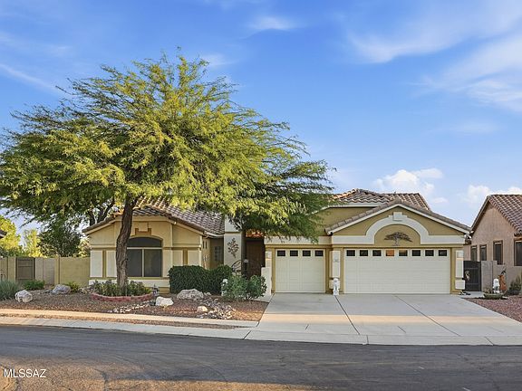 3rd image of 1565 W Periwinkle Pl