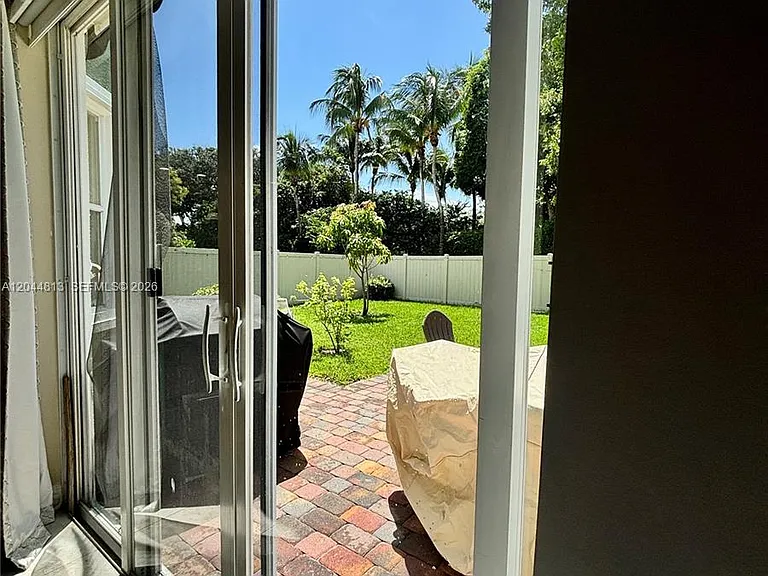 9109 Dupont Pl — Photo 49