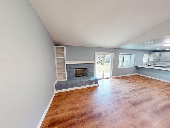 5th image of 610 Yucca Dr