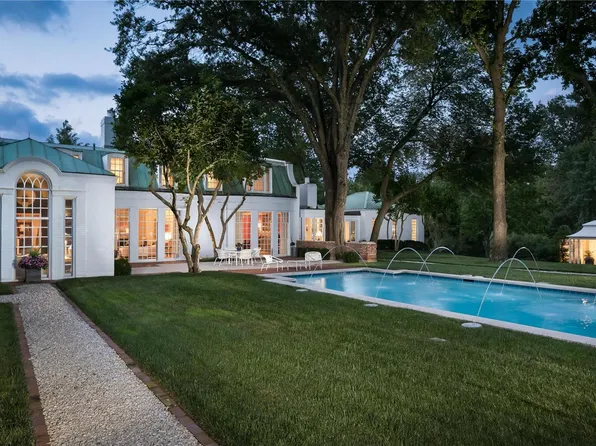 1220 Log Cabin Ln, Saint Louis, MO 63124
