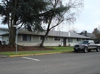 2nd image of 377 Jackson St W