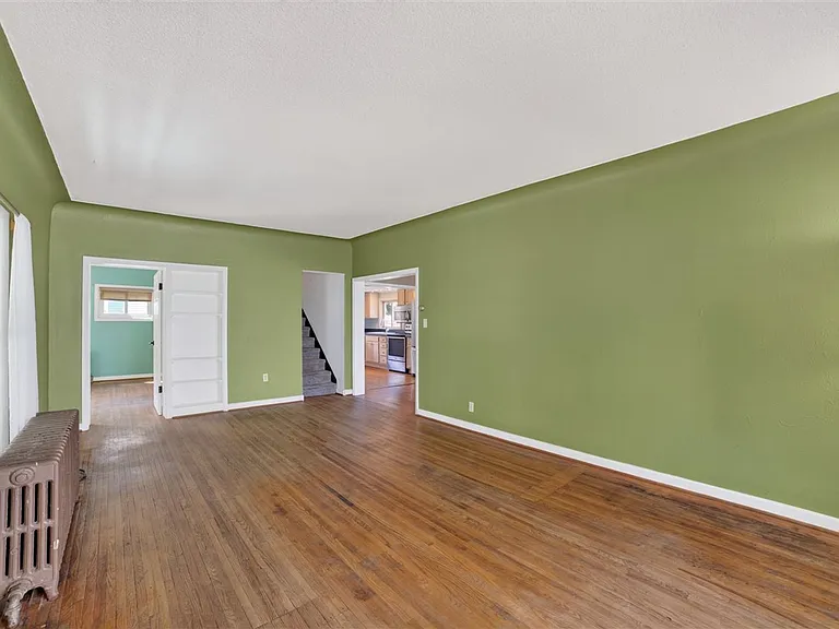 520 Wachtel Ave — Photo 3