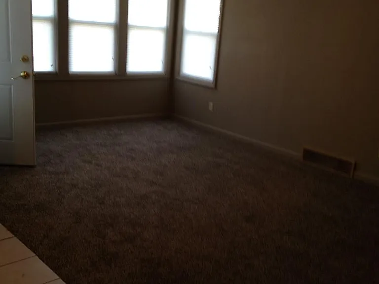 3033 E Maplewood Dr #1 — Photo 3