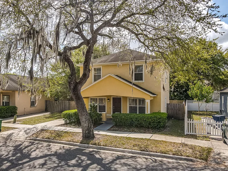 205 E Kirby St — Photo 20