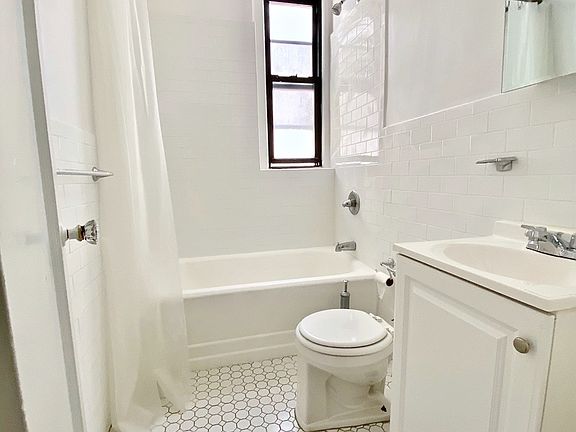 5th image of 165 E 87th St #5D