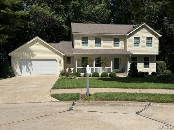 1148 Black Forest Dr, Saint Charles, MO 63301
