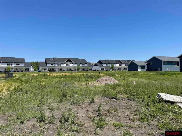 2020 Bluestem Dr, Mankato, MN 56001