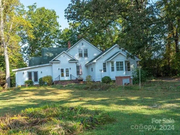 124 Jackson Rd, Fletcher, NC 28732