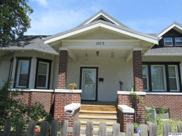 1202 Arbor St, Omaha, NE 68108