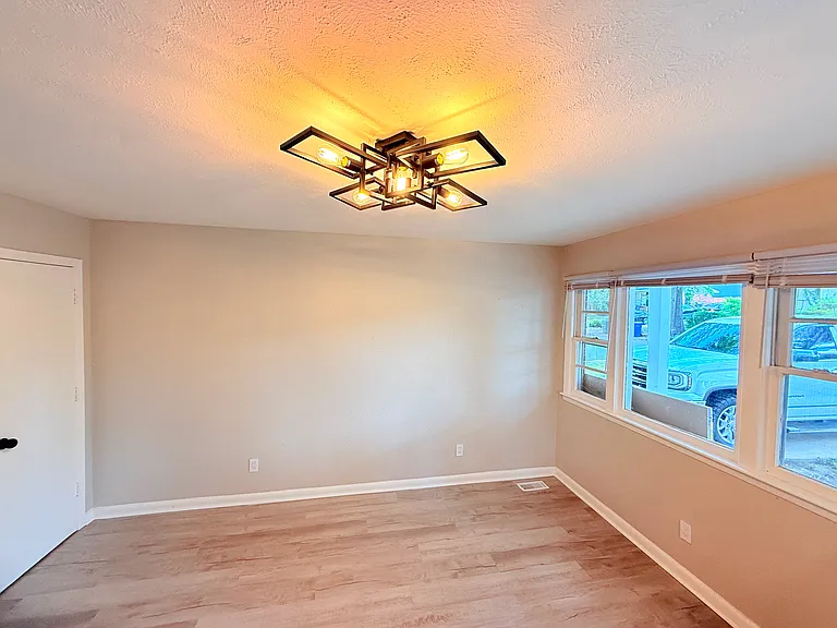 1101 Fontana St — Photo 17