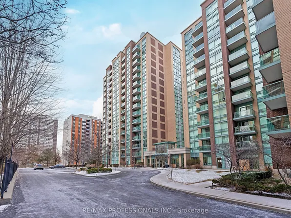 7 Michael Power Pl #206, Toronto, ON M9A 0A4