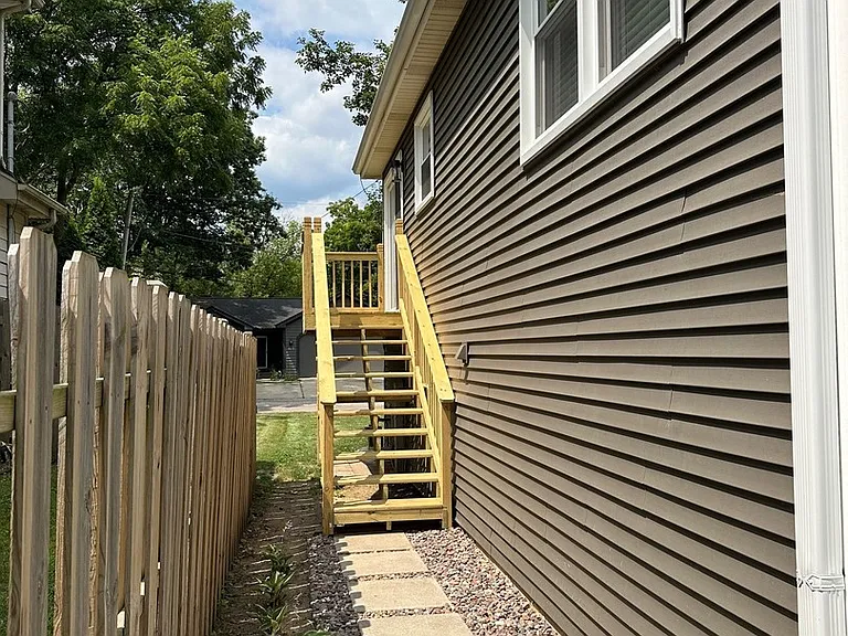 3816 Illinois St — Photo 33