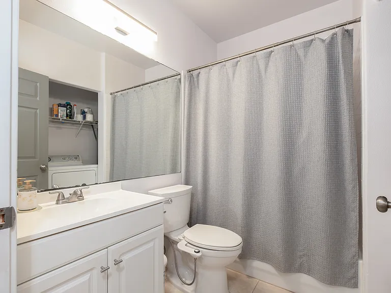 Guest Full Bathroom (laundry is in here)