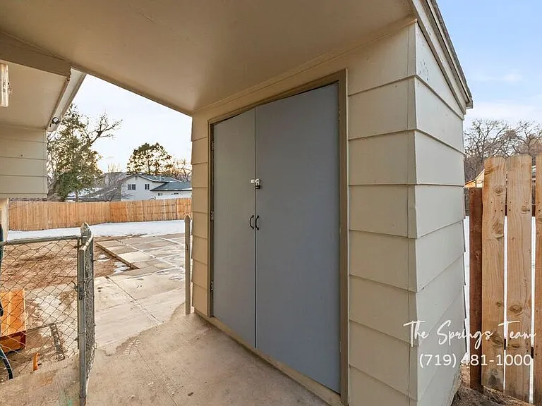 210 Kilmer Ct — Photo 46