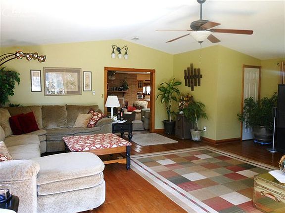 2nd image of 6184 Woodmoor Dr