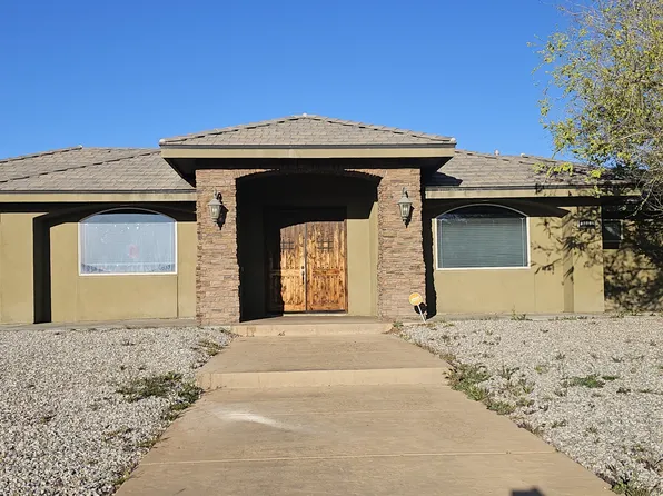 16082 Wato Rd, Apple Valley, CA 92307