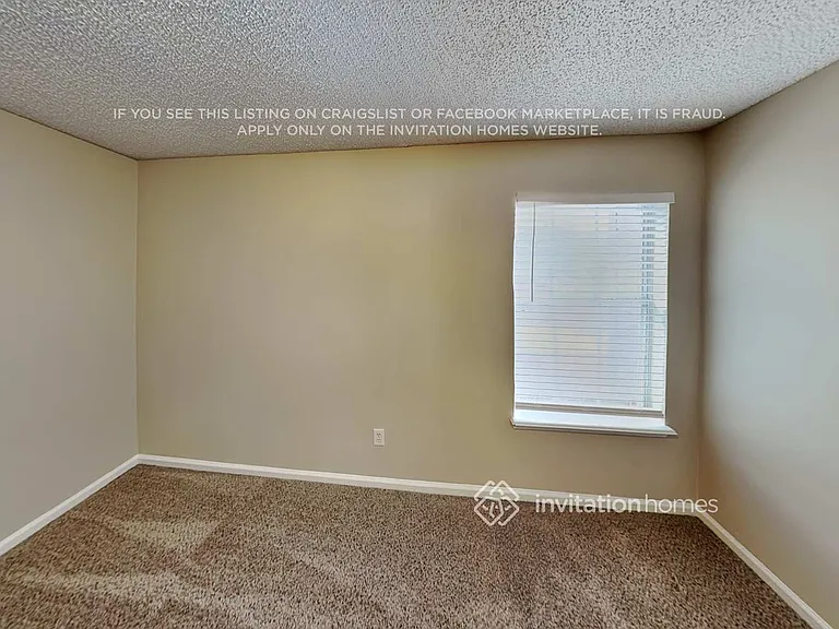13581 Ashford Wood Ct E — Photo 15