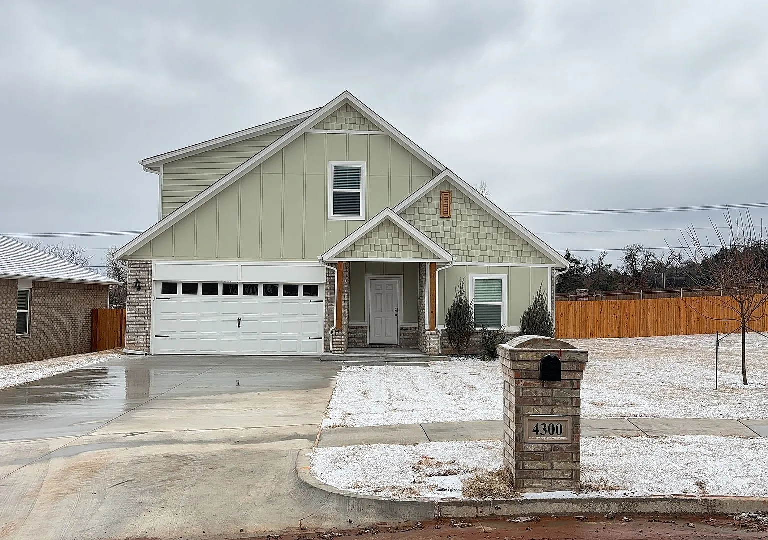4 Bedroom 3 Bathroom 2 Car Garage Home in Oakdale School District — Photo 1