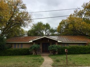 1301 Warbler Dr, Kerrville, TX 78028