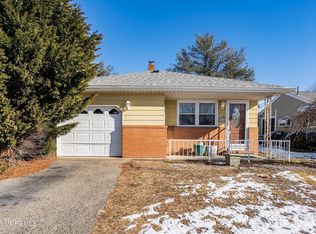 96 Bonaire Dr, Toms River, NJ 08757