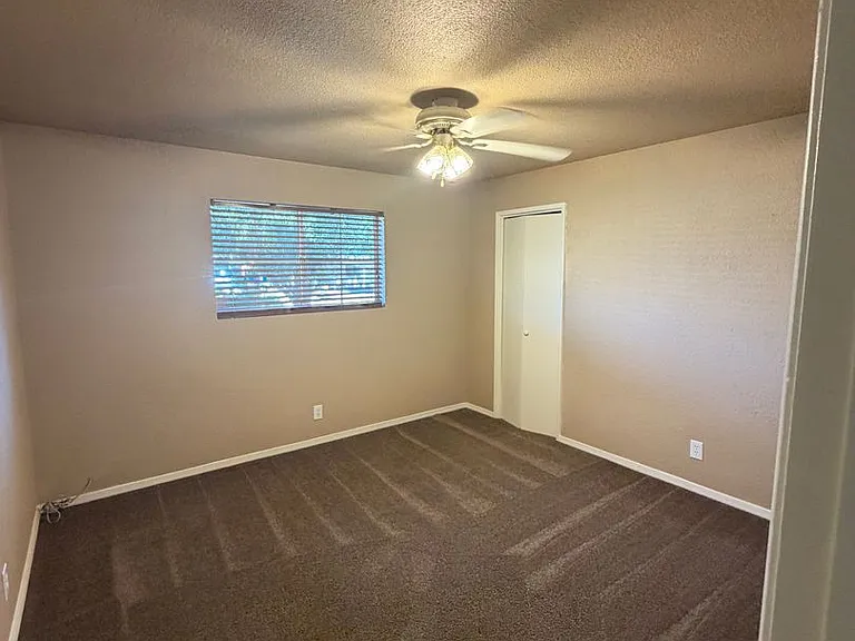 164 E Martin Dr — Photo 15