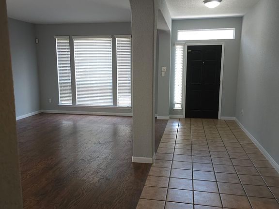 5th image of 710 Lorimor Ct