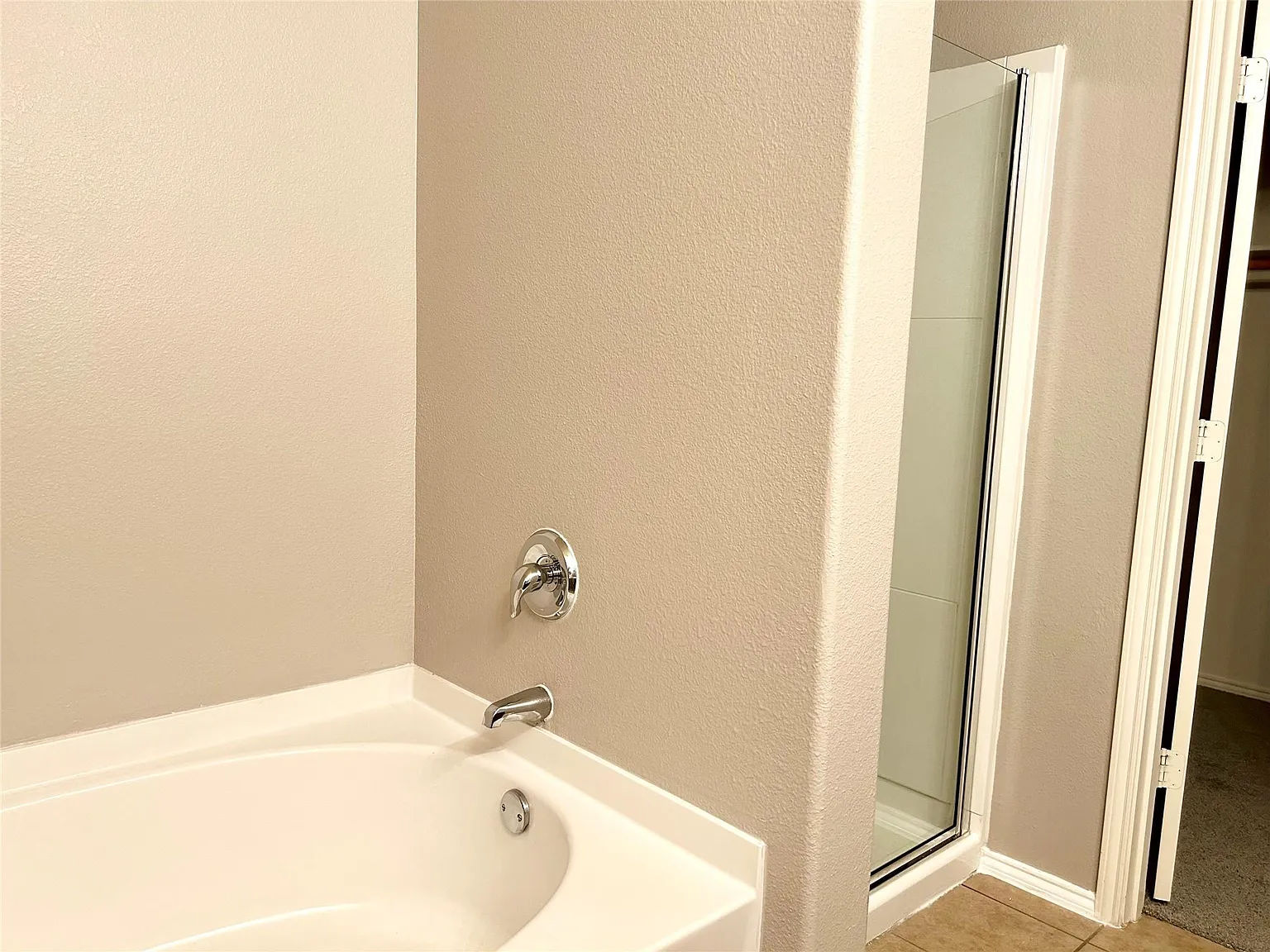 4 bed, 2599 sqft, $2,700 — Photo 4
