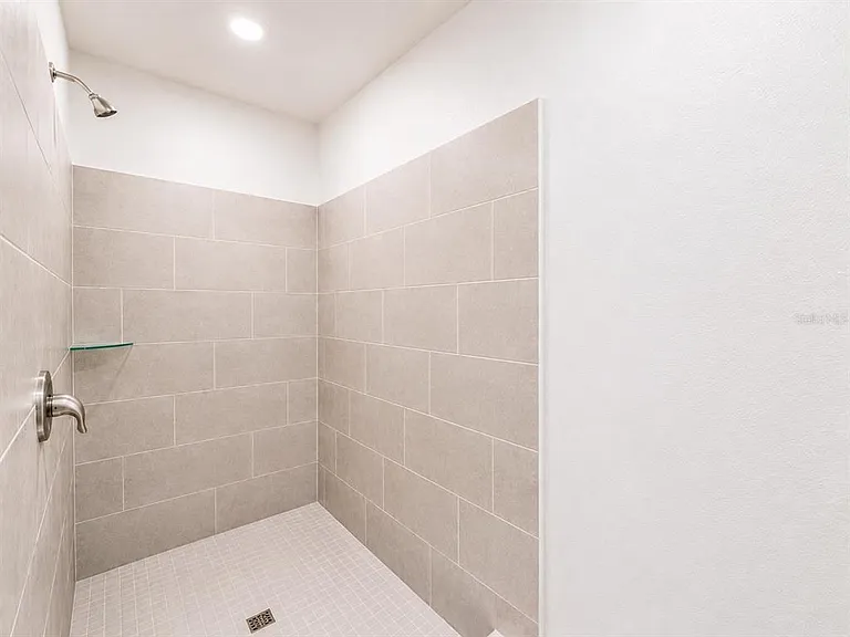 817 House Blvd — Photo 14